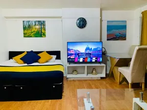 Image of London Stratford 3 Bedrooms House, Separate Reception, Close to ABBA, Westfield, Olympic Stadium