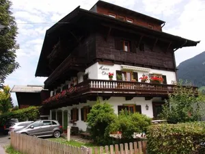 Image of Christl, Haus