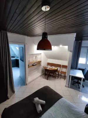 Image of F2   9 mins du chateau