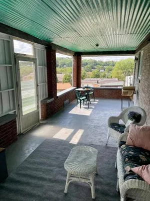 Image of Modern & Chic XL Studio w EZ City Airport Access