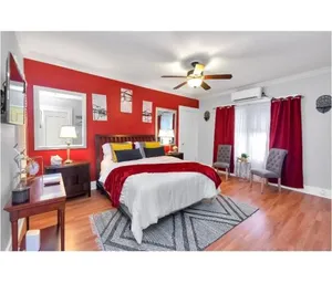 Image of Cozy Downtown Studio by Toyota Center