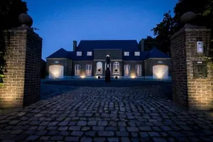 Image of VillaluX