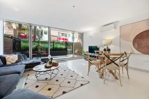 Image of Stylish Port Melbourne Pad - Stylish, practical apartment near beach with outdoor terrace, gym and p