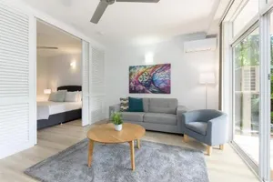 Image of Palm Villas in Port #3