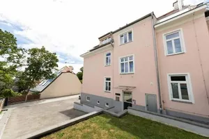 Image of Triangle Apartments