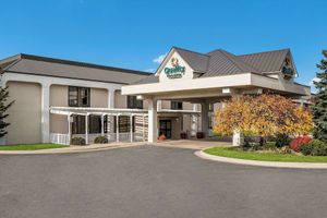 Image of Country Inn & Suites by Radisson Saginaw MI