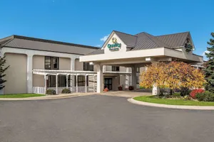 Image of Country Inn & Suites by Radisson Saginaw MI