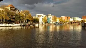 Image of Rembrandt Square Boat