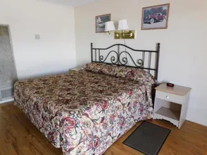 Image of Royal Host Motel