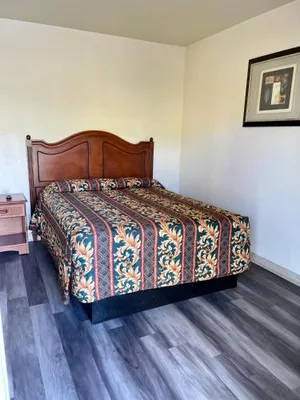Image of JOLLY MOTEL