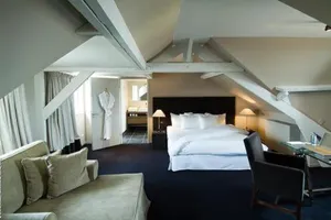 Image of Pol Hotel