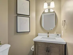 Image of Modern and Stylish 5 Bedroom Home in Cranberry/Pittsburg