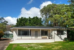Image of Eagle Bay Beach House - 300m to the beach!