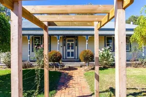 Image of Pound Hill Cottage