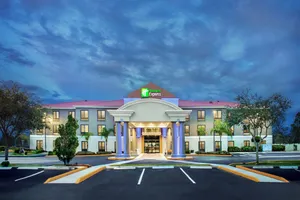 Image of Holiday Inn Express Hotel & Suites Sebring
