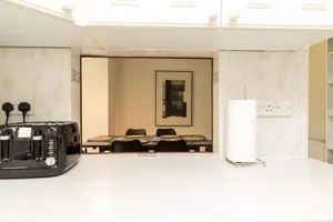 Image of Findon House- Spacious 3BR, contractor, relocations friendly,10mins from GATWICK Airport, free parking, WIFI, garden