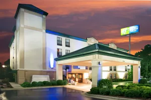 Image of Holiday Inn Express & Suites Fayetteville-Ft. Bragg