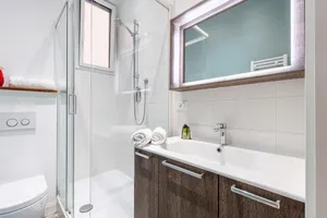 Image of Cosy 1 Bdr near Garibaldi Square - Top Floor & AC