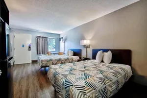 Image of DAYS INN BIRMINGHAM/SUMMIT MALL