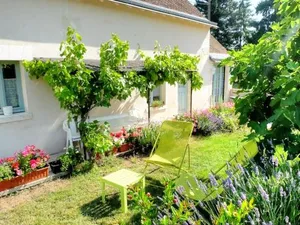 Image of Location saisonnière: Gîte de charme avec jardin privé, proche des châteaux de la Loire et de la nature - FR-1-381-200