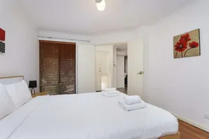Image of Pleasant 3 Bedroom House With Garden Close to CBD