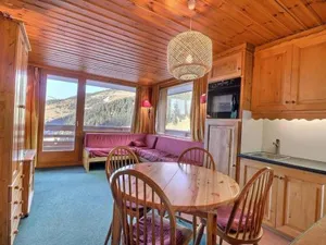 Image of Appartement ensoleillé avec TV, proche pistes et commerces, Résidence Plein Soleil, Les Allues - FR-1-182-18