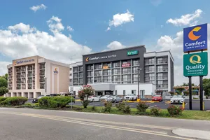 Image of Gateway Inn & Suites