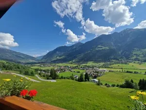 Image of Urlaub am Krausberghof, Apartment mit Balkon und Parkplatz, inmitten der Natur, kostenfreie Kaffeekapseln, 6 Fahrminuten zur Alpentherme Gastein und zur Schlossalmbahn, Spielplatz, großer Gartenbereich
