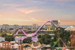 Image of Minimalist Penthouse Condo with Skyline Vistas