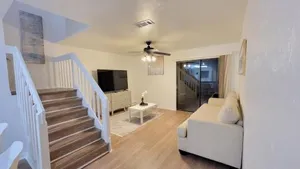 Image of Beautiful townhouse 2 bedrooms 1 and a half bathrooms next to Butler Plaza 1 mile to UF