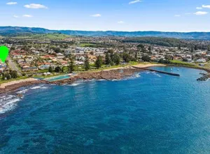 Image of Coastal Vibes - Walk to beach, Marina, Cafes and Pubs