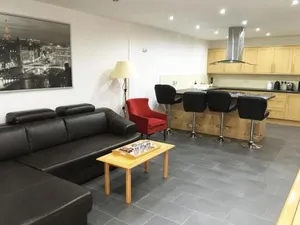 Image of Wellesley Road Apartments
