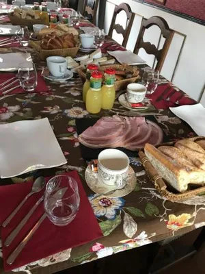 Image of Le Roches De Merry
