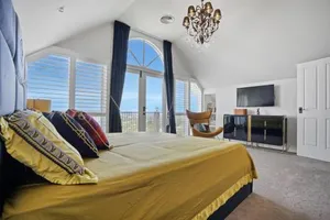 Image of Luxury & plush lifestyle 5 Bedroom house in Mt Eliza