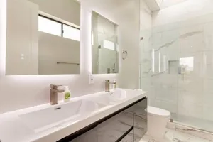 Image of Modern 4 bedroom with rooftop #3