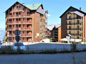 Image of Studio 3 couchages près des pistes, balcon, piscine, sauna, WiFi inclus, casier à ski - Risoul 1850 - FR-1-330-238