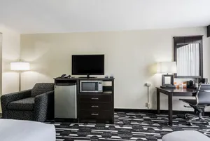 Image of Clarion Inn & Suites Convention Center Near Bricktown
