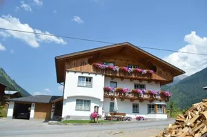 Image of Apart Lorenz