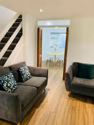 Image of Spacious 3 Bedroom Home with Garden in Farnham