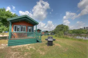 Image of Lake Conroe Queen Studio Cabin 12