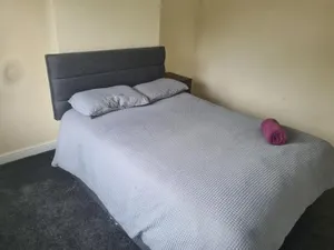 Image of L & J Escapes - 8 Bedrooms suitable for Contractors and Families- Private parking available for 6 vehicles