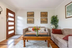 Image of ☆Spacious Bungalow☆5min walk to station☆5min to Box Hill☆WiFi☆Parking
