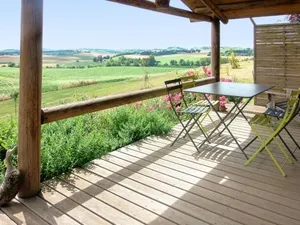 Image of Chalet avec vue sur la montagne à Pauilhac + piscine partagée