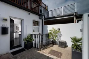 Image of Milton Mews Spacious and modern 3 bedroom apartment in Portsmouth