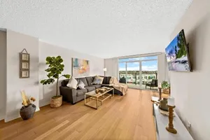 Image of Venice Beach Lux Retreat Coastal Apartment Haven