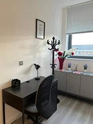 Image of Stylish 2 bedrooms, 2 bathrooms with workspace in Milton Keynes