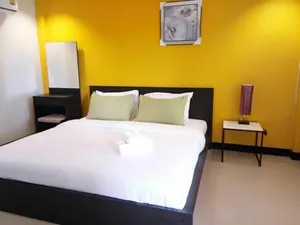 Image of Mee Place