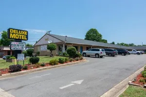 Image of Deluxe Motel