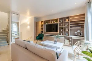Image of Luxurious 2 bedroom duplex on Place Morny