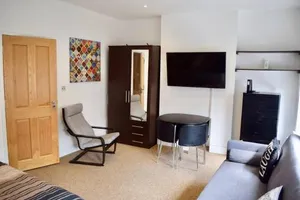 Image of Gorgeous Studio in Trendy London Location (DH7)